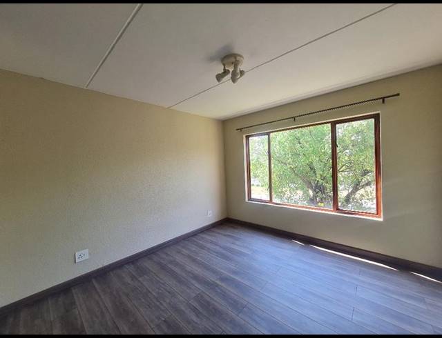2 BEDROOM TOWNHOUSE FOR SALE IN DOWERGLEN EXT 4